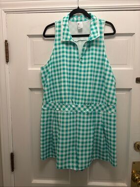 All in motion Green and White Gingham Sleevless Romper UPF 50+
Size XXL